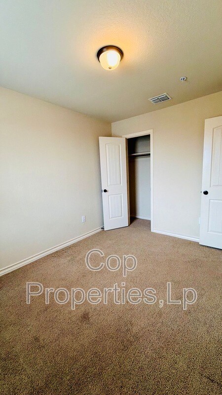 Building Photo - 7102 Micayla Cv