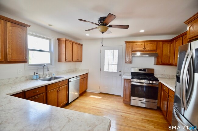 Building Photo - 314 Knowlton St