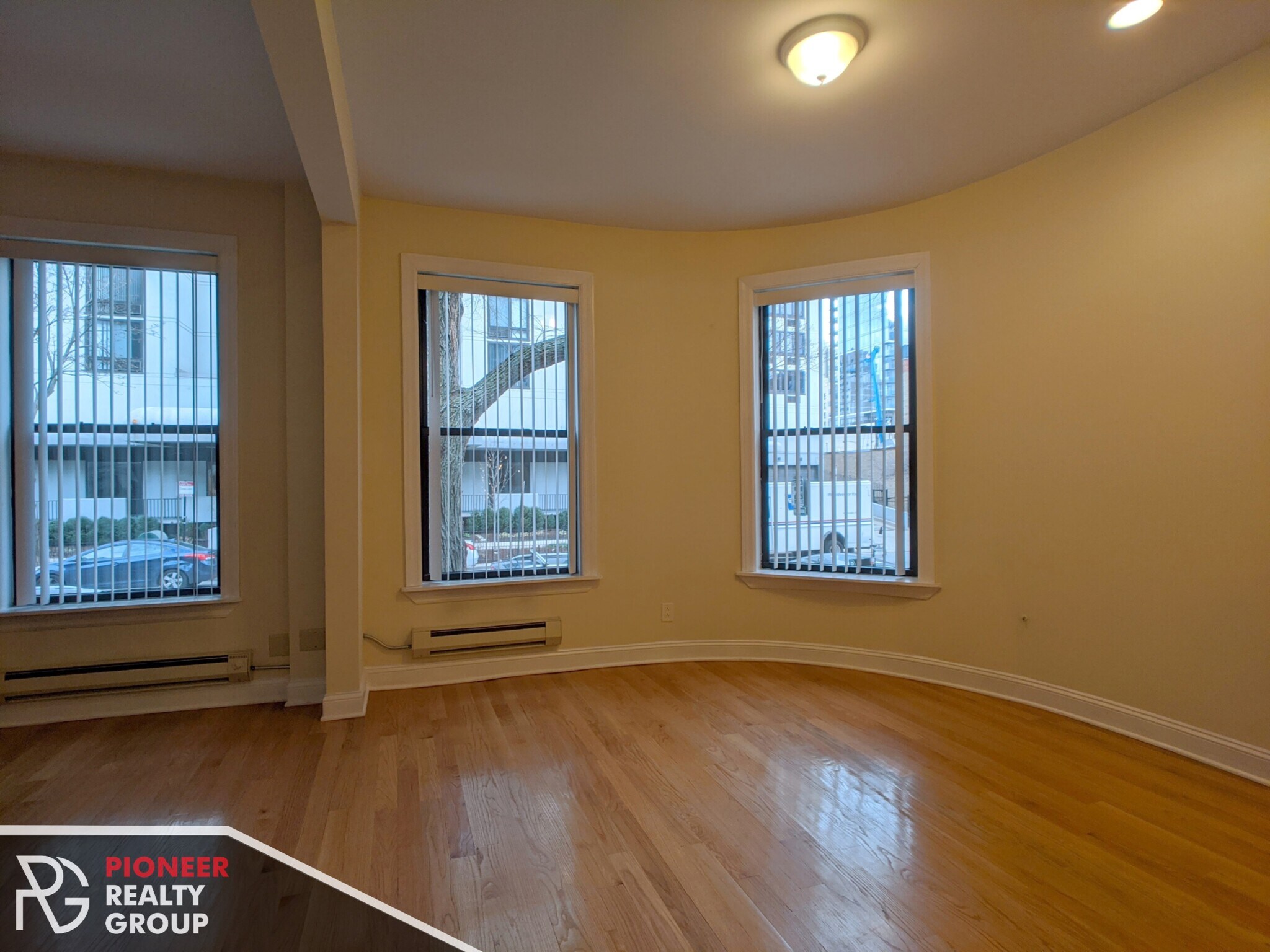 Building Photo - 1224 N Dearborn St