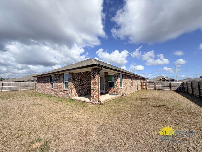 Building Photo - Spacious 5-Bedroom Home in Plantation Woods, East Milton!