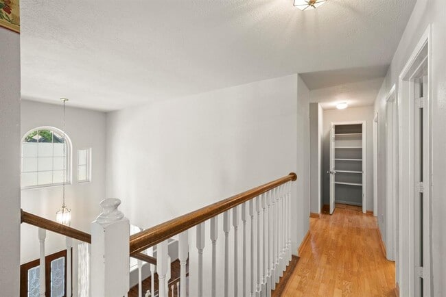 Building Photo - 12819 Orchard Hollow Way