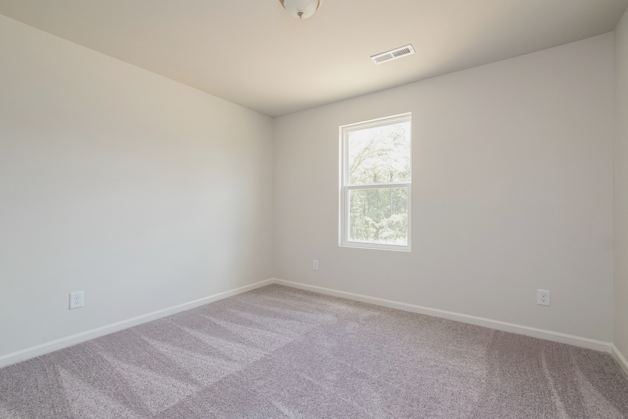 Building Photo - 1059 Manor Dr