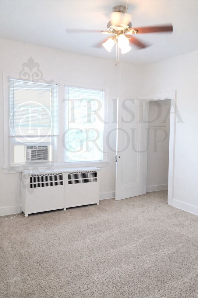Building Photo - Avail Avail Aug 1st: A GEM in Dormont!  Spacious 3BR Twin Home, Parking, Charm, Walkability, Outd...