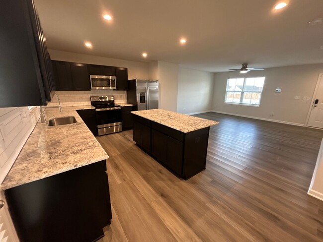 Building Photo - *Move in Special* 4 Bedroom | 2.5 Bath Hom...