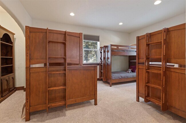 Building Photo - 493 Co Rd 672