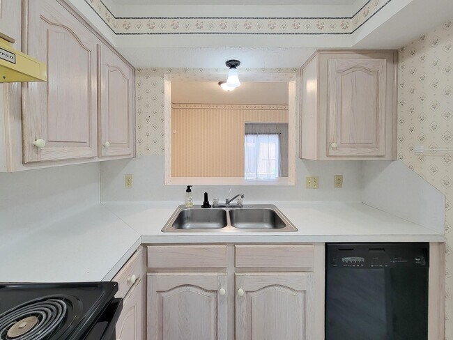 Building Photo - 1815 Country Village Blvd