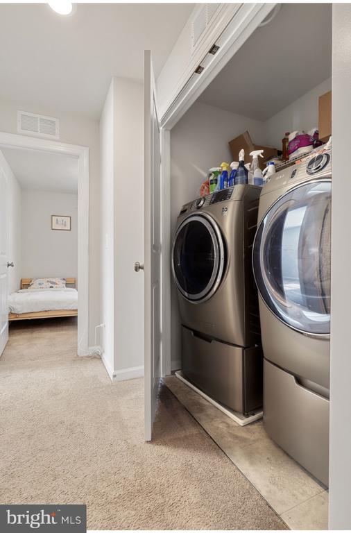 Building Photo - 7132 McHenry Mews