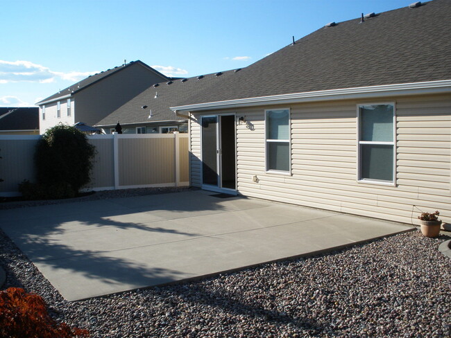 Building Photo - Beautiful house in CDA