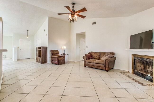 Building Photo - 3565 Stratford Ln