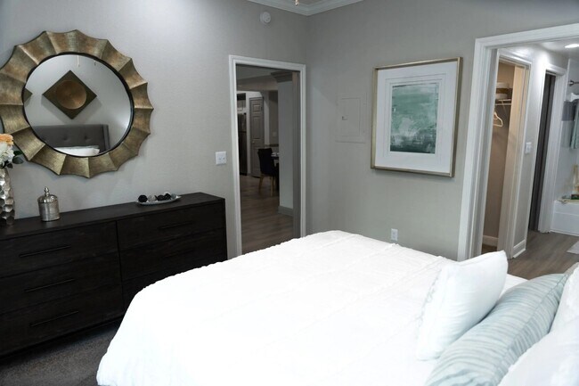 Building Photo - Where Style Meets Sophistication!