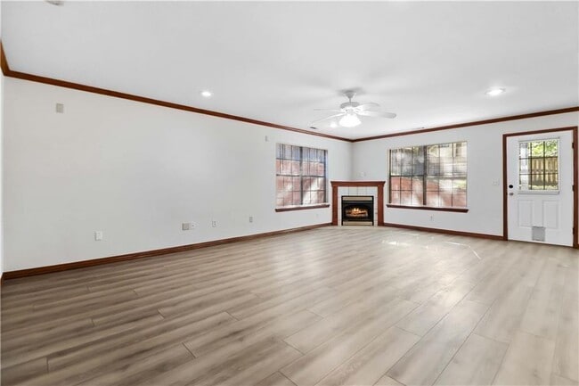 Building Photo - 2915 E Sterling Ct