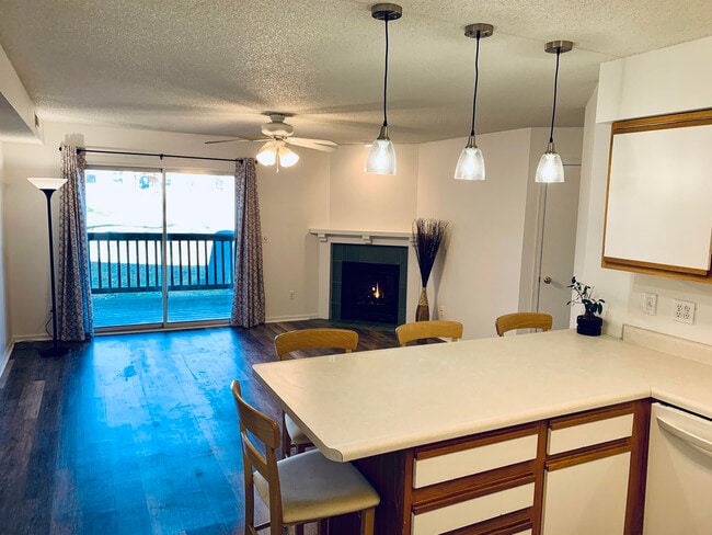 Building Photo - 205 5th St