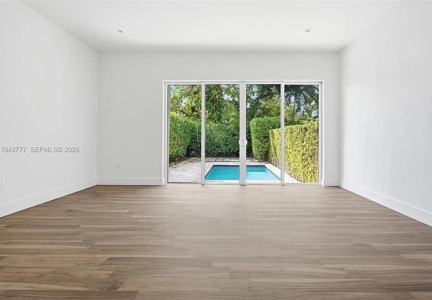 Building Photo - 2852 SW 32nd Ct