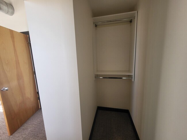 Building Photo - 806 Madison Ave