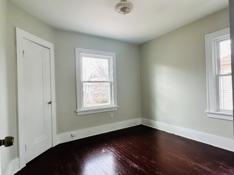 Building Photo - 839 N Howard St