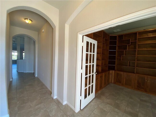 Building Photo - 816 Sleeping Bear Dunes Dr
