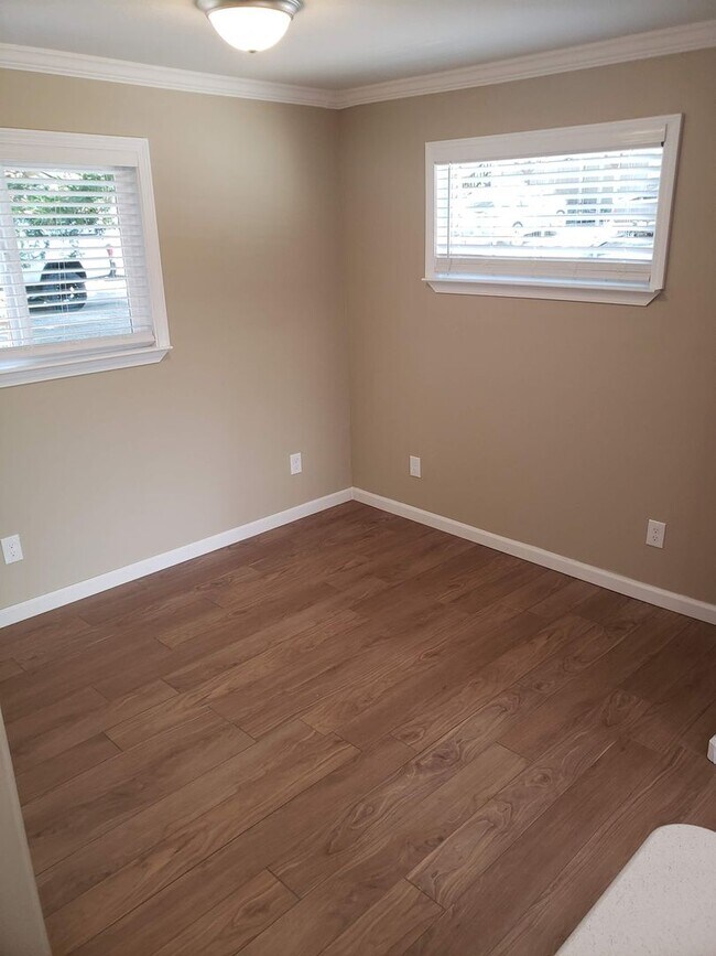 Building Photo - Remodeled Studio in Walkable Kings Beach!