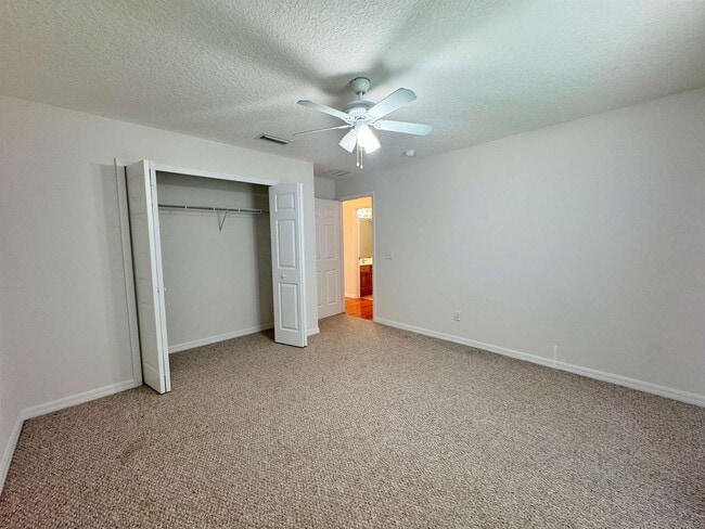 Building Photo - 932 Delcie Dr