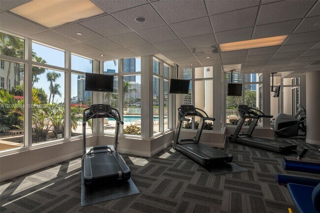 Building Photo - 801 Brickell Key Blvd