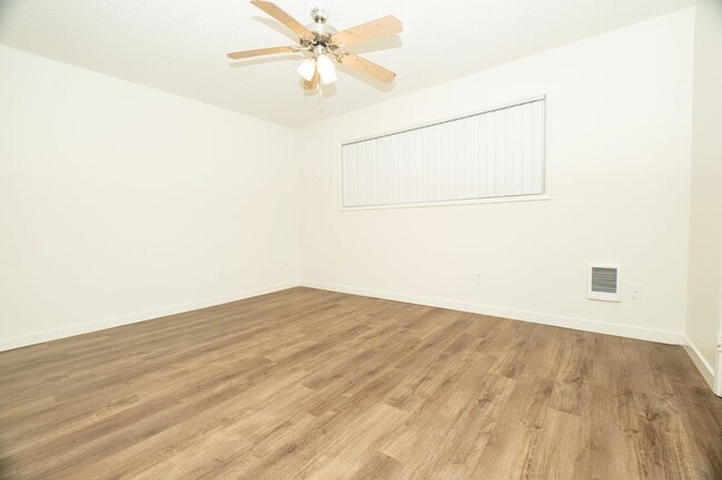 Building Photo - Stylishly Renovated 1 Bedroom in Historic Irvington!