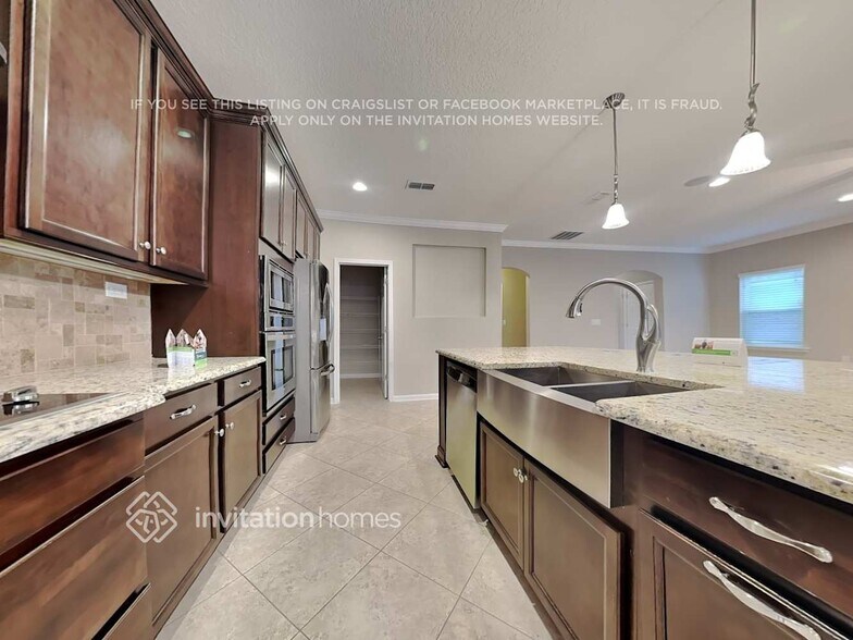 Building Photo - 15604 Spotted Saddle Cir