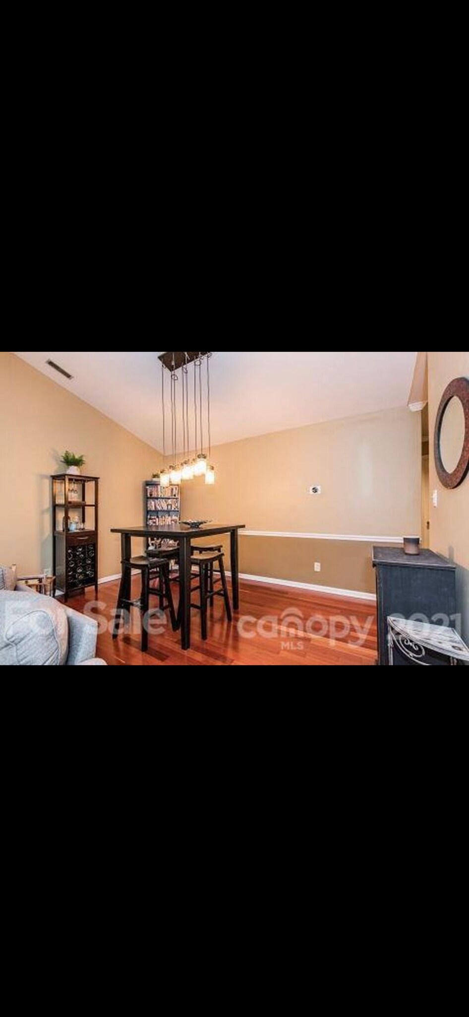 Building Photo - 3300 Selwyn Farms La