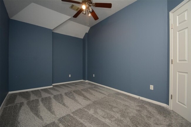 Building Photo - 5327 Willow Knoll Ct