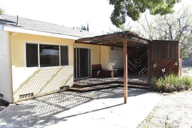 Building Photo - 247 Belford Pl