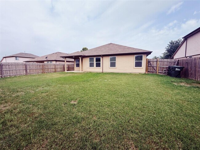 Building Photo - 545 Goddard