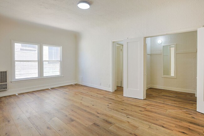 Building Photo - Modern Living in Koreatown: Stylish Studio Apartment