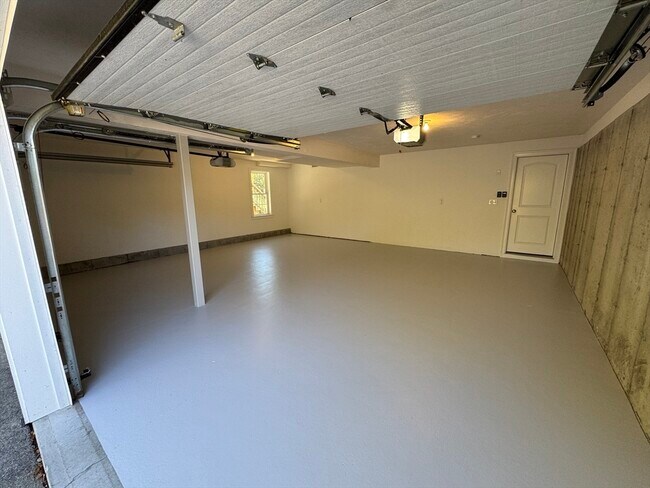 Building Photo - 55 Wenham Rd