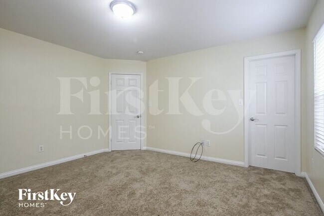 Building Photo - 8038 Harshaw Dr