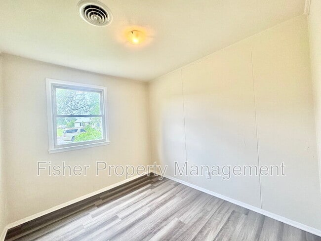 Building Photo - 2207 Beck Dr