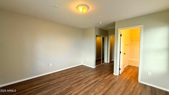 Building Photo - 1632 E Canyon Creek Dr