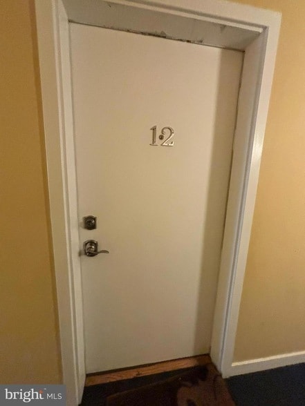 Building Photo - 242 Centre St