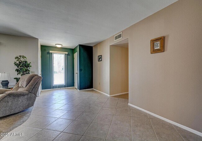 Building Photo - 13207 W Kodiak Dr