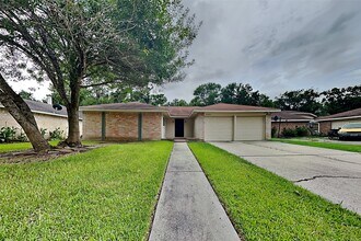 Building Photo - 16854 Gleneagle Dr N