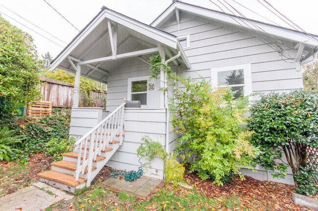 Primary Photo - Charming 2-Bedroom, 2-Bathroom House on So...