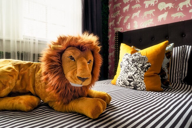 Building Photo - 715 Grandin Rd