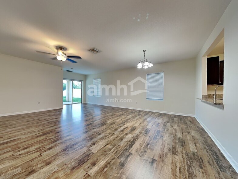 Building Photo - 3825 Crystal Dew St