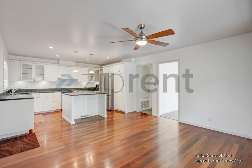 Building Photo - 8 Balra Dr