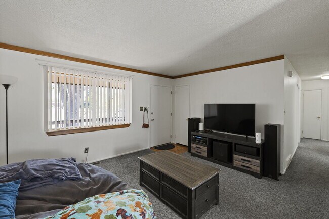 Building Photo - 2650 Willard Dr
