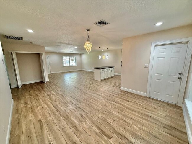 Building Photo - 2810 Flowertree Rd