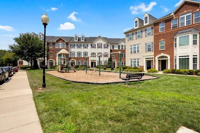 Building Photo - 24676 Hutchinson Farm Dr