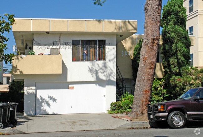 Primary Photo - 3831 Motor Ave