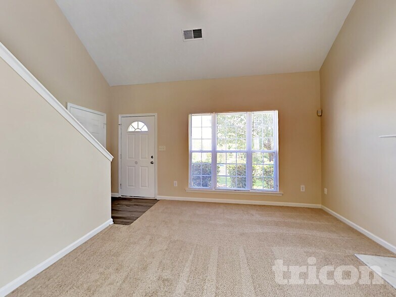 Building Photo - 201 St Charles Ave