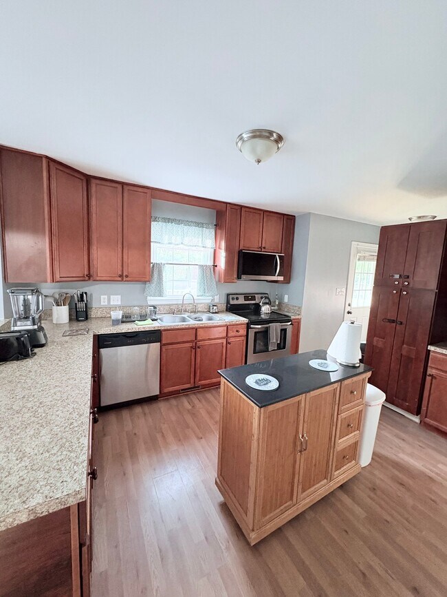 Building Photo - 5501 Meadow Run