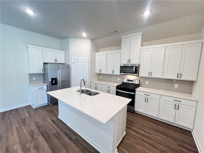 Building Photo - 522 W Branta St
