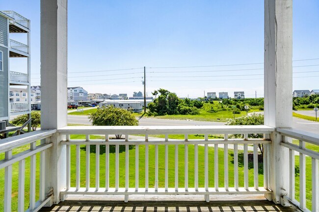 Building Photo - 3 bedroom, 2 1/2 bath unfurnished Townhouse located in Surf City-Ocean views