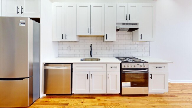 Building Photo - 436 Graham Ave
